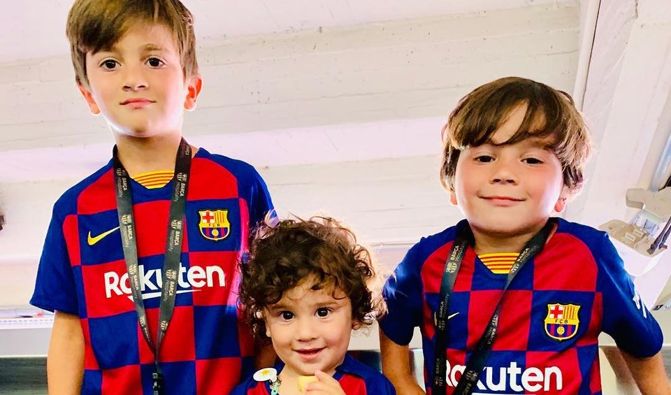 Bộ ảnh siêu dễ thương của Ciro Messi - cậu út nhà M10
