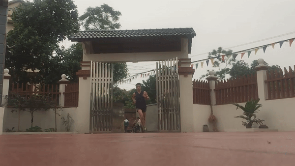 Chân chạy Việt “thách thức tiền đình” dịp cách ly toàn xã hội vì COVID-19