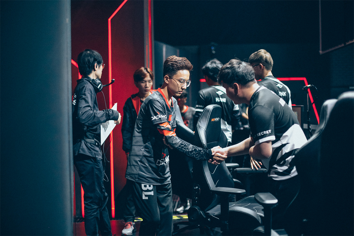 VCS Mùa Xuân 2020 chốt danh sách 4 đội tham dự Playoffs