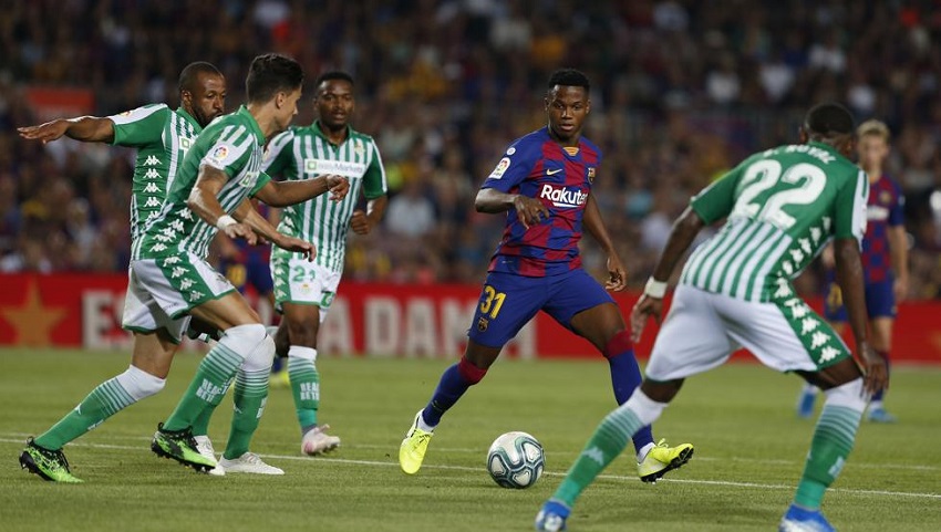 Sao trẻ thừa kế ngai vàng của Messi ở Barca xuất sắc thế nào?