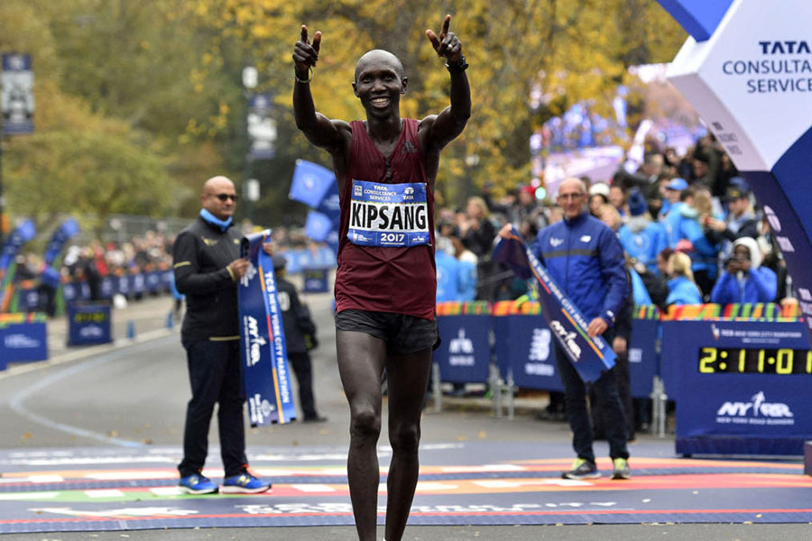 Cựu kỷ lục gia marathon thế giới bị bắt tại Kenya vì chống lệnh giới nghiêm mùa dịch COVID-19