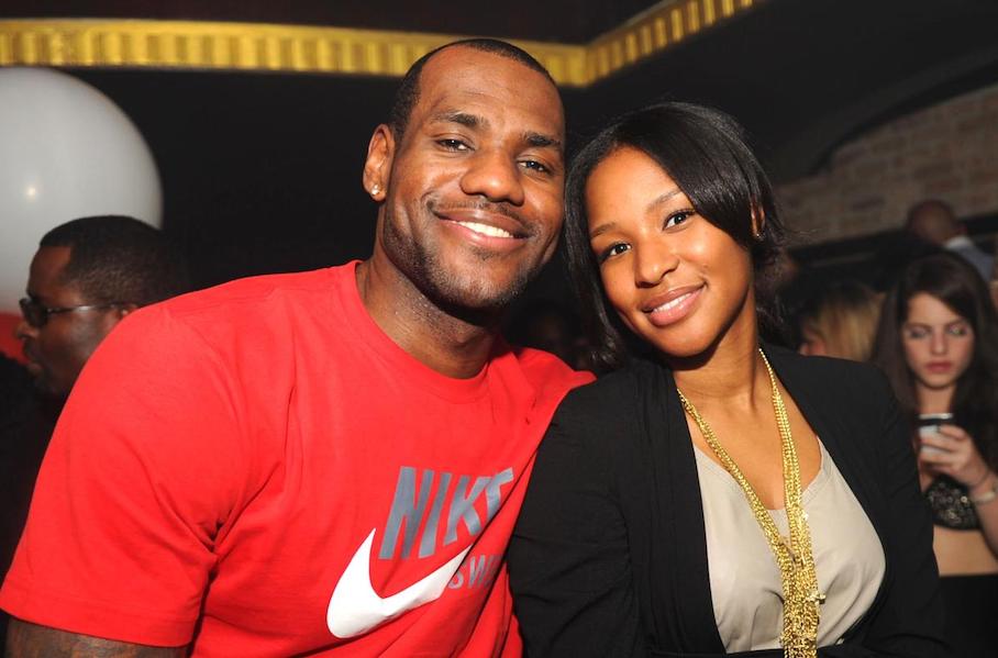 2 thập kỷ và mối tình sét đánh của LeBron James
