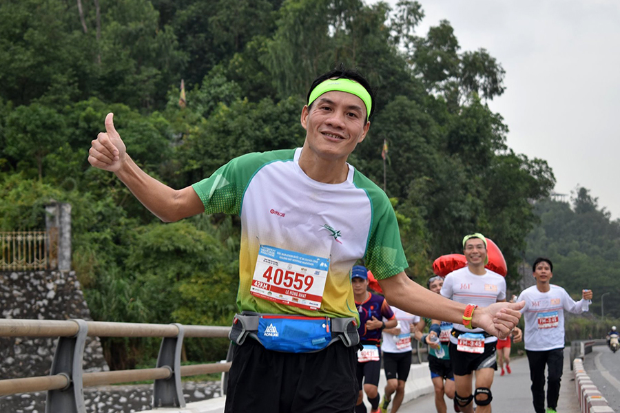 4 VĐV phong trào “chạy bán marathon cách ly” cùng lúc trên 3 miền Tổ quốc