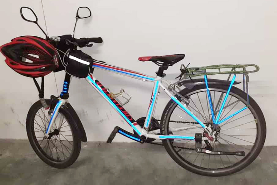 Nữ cao thủ chạy địa hình bịt khẩu trang đạp xe 100km bằng xe “độ” bánh to bánh nhỏ Nữ cao thủ chạy địa hình bịt khẩu trang đạp xe 100km bằng xe “độ” bánh to bánh nhỏ