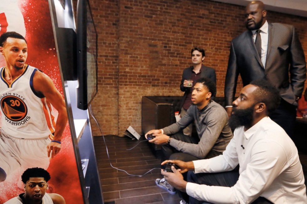 Hàng loạt sao NBA nguy cơ trở thành con nghiện nặng game