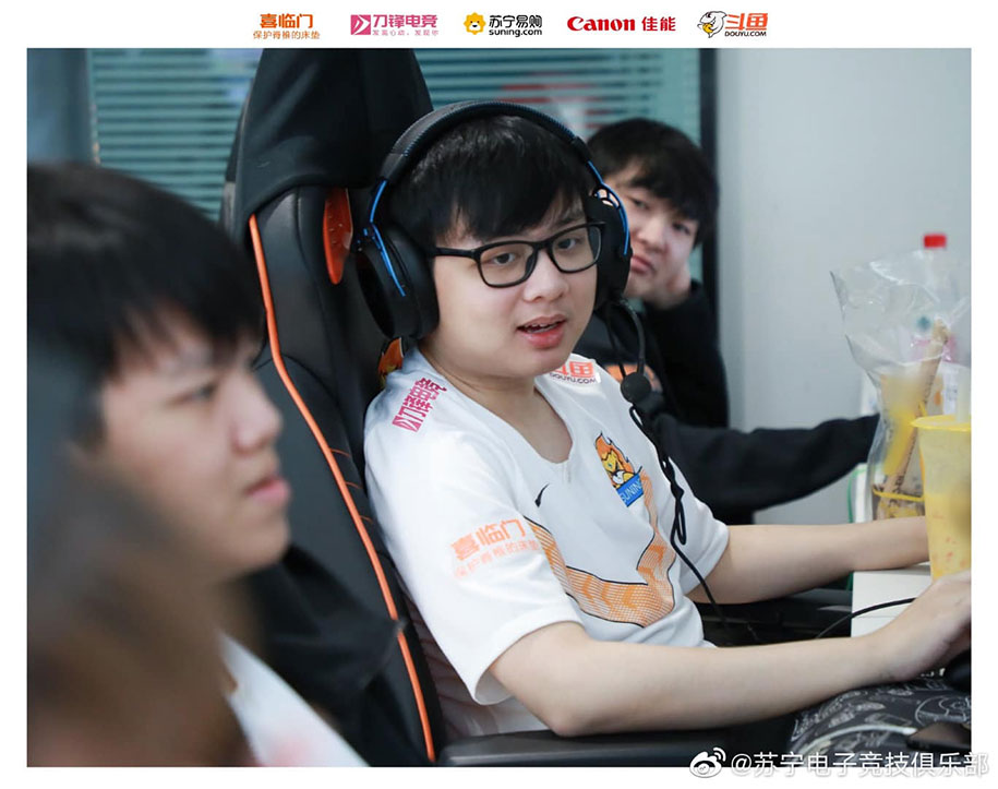 SofM và Suning chấm dứt chuỗi thua, thoát khỏi nhóm cuối bảng LPL