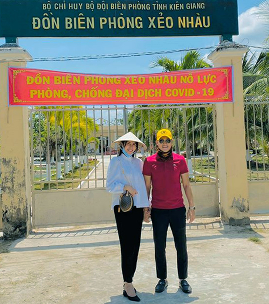 Làm từ thiện, Công Vinh – Thủy Tiên vẫn bị NHM “cà khịa”