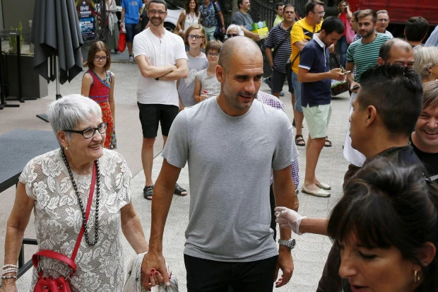 Tin bóng đá mùa COVID-19 7/4: HLV Guardiola giảm lương để chống COVID-19 Tin bóng đá mùa COVID-19 7/4: HLV Guardiola giảm lương để chống COVID-19