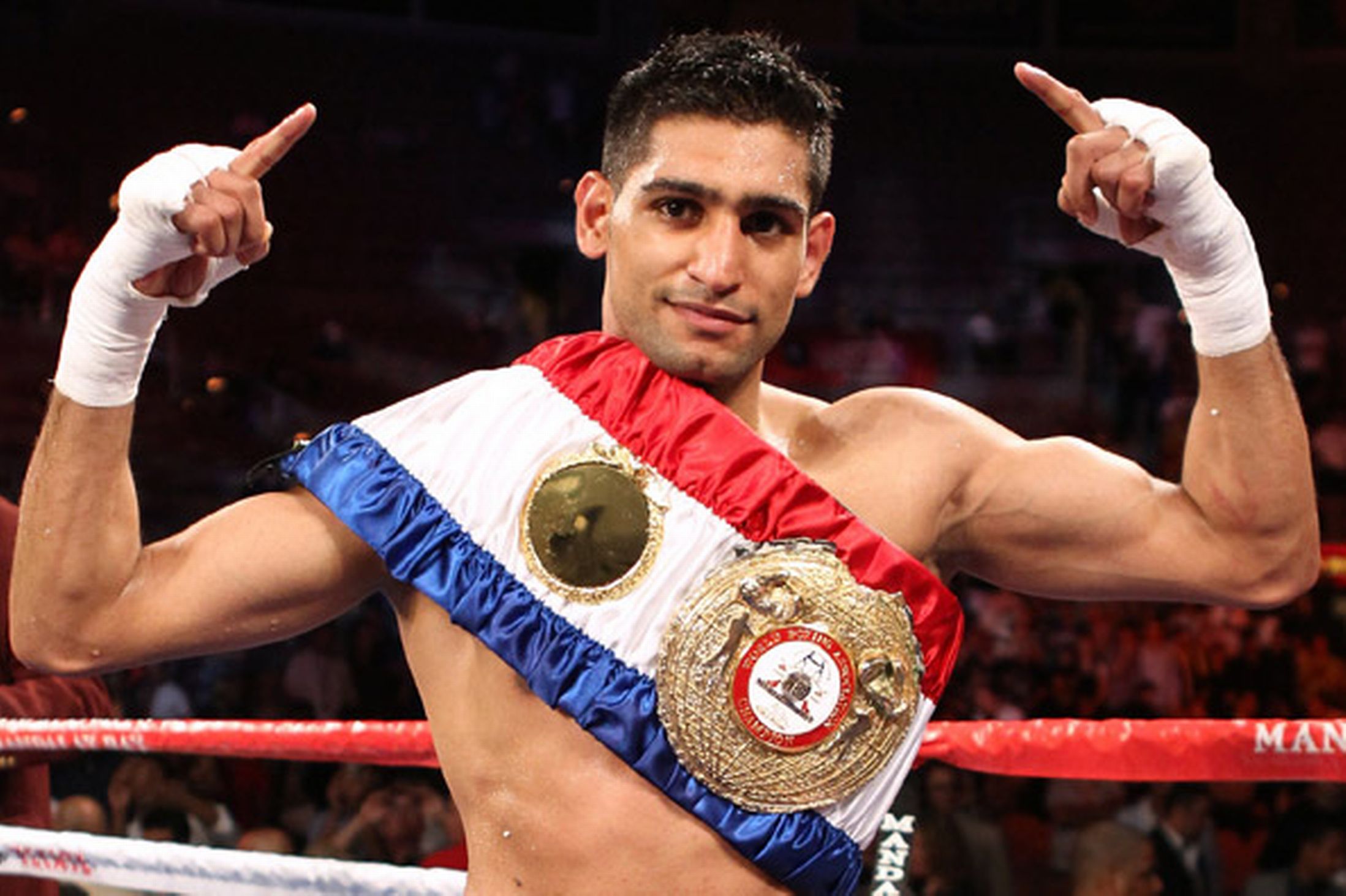 Amir Khan cũng cho rằng 5G liên quan đến COVID-19