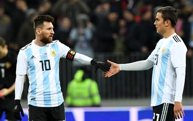 Ronaldo và Messi đã chơi cùng 12 cầu thủ nào trong sự nghiệp?