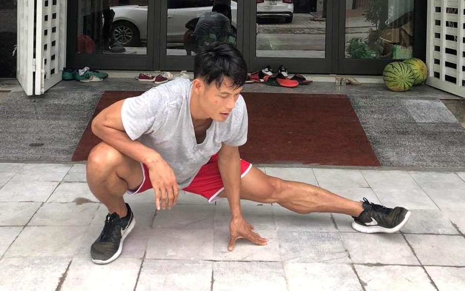 Ở nhà vì COVID-19, Nguyễn Văn Hùng vẫn “3 đầu 6 tay” với việc nhà, việc cơ quan
