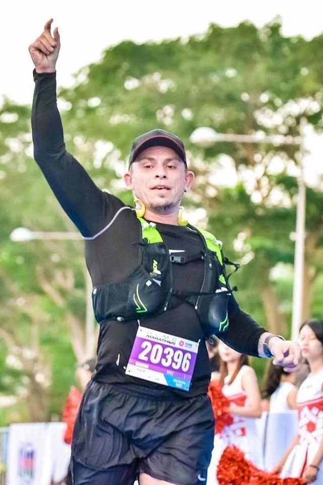 Lỡ hẹn lần đầu chinh phục marathon ở Hà Nội vì COVID-19, cựu võ sĩ MMA luyện chân chờ “phục thù” Lỡ hẹn lần đầu chinh phục marathon ở Hà Nội vì COVID-19, cựu võ sĩ MMA luyện chân chờ “phục thù”