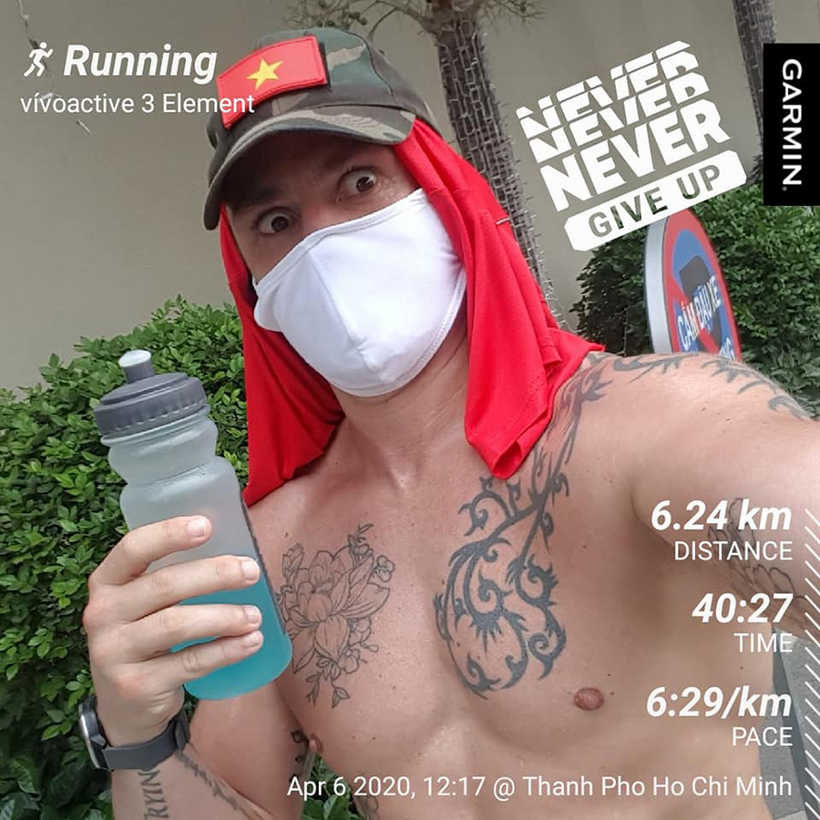 Lỡ hẹn lần đầu chinh phục marathon ở Hà Nội vì COVID-19, cựu võ sĩ MMA luyện chân chờ “phục thù” Lỡ hẹn lần đầu chinh phục marathon ở Hà Nội vì COVID-19, cựu võ sĩ MMA luyện chân chờ “phục thù”