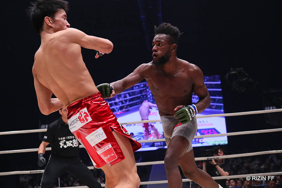 Cựu vô địch RIZIN Manel Kape thách thức Cody Garbrandt khi vừa vào UFC