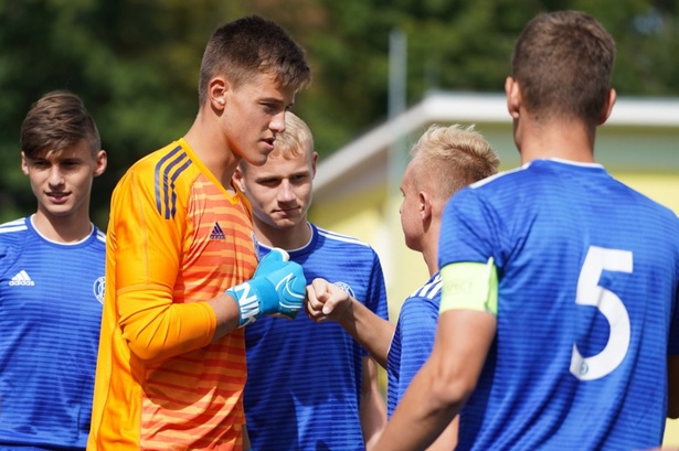 Thủ môn 16 tuổi của MU tài năng cỡ nào mà được gọi là “Petr Cech mới”?