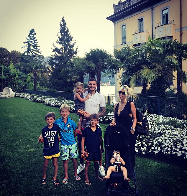 Chiêm ngưỡng biệt thự đẹp như tranh vẽ của Icardi và Wanda Nara Chiêm ngưỡng biệt thự đẹp như tranh vẽ của Icardi và Wanda Nara