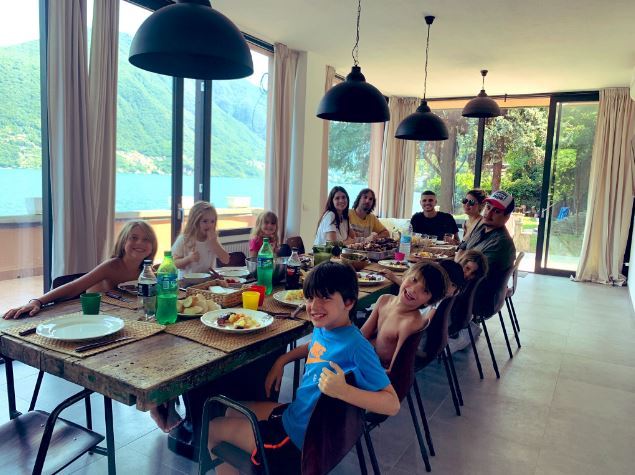 Chiêm ngưỡng biệt thự đẹp như tranh vẽ của Icardi và Wanda Nara Chiêm ngưỡng biệt thự đẹp như tranh vẽ của Icardi và Wanda Nara