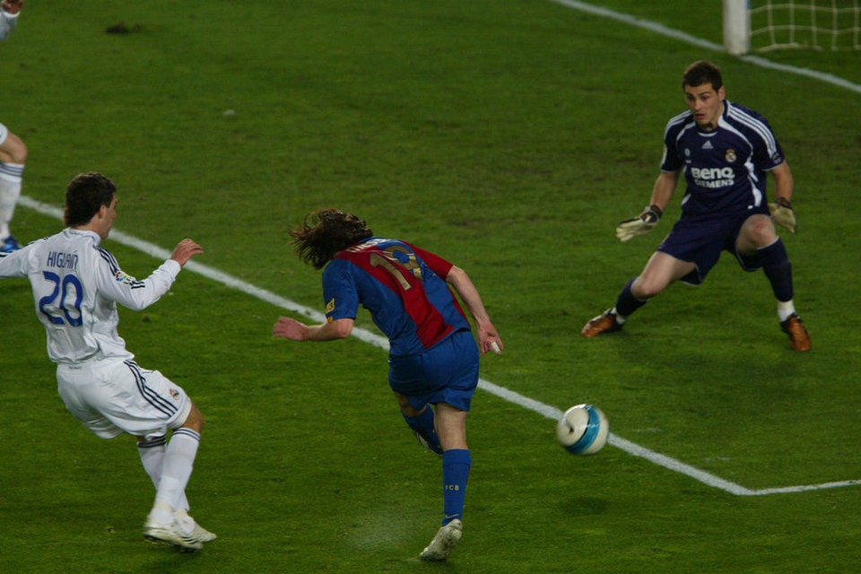 Messi lập hat-trick đầu tiên vào lưới đội nào? Messi lập hat-trick đầu tiên vào lưới đội nào?