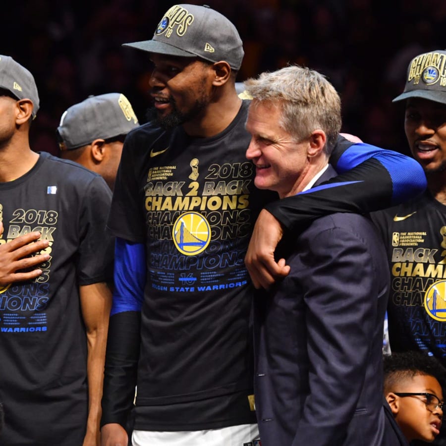 Steve Kerr hồi tưởng cay đắng về lần đầu ăn no hành của Michael Jordan