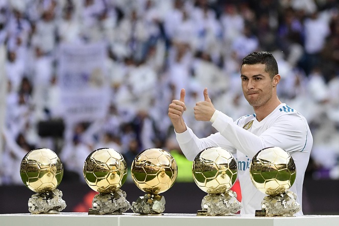 Messi dẫn đầu và vị trí gây sốc của Ronaldo khi CĐV bầu chọn Messi dẫn đầu và vị trí gây sốc của Ronaldo khi CĐV bầu chọn