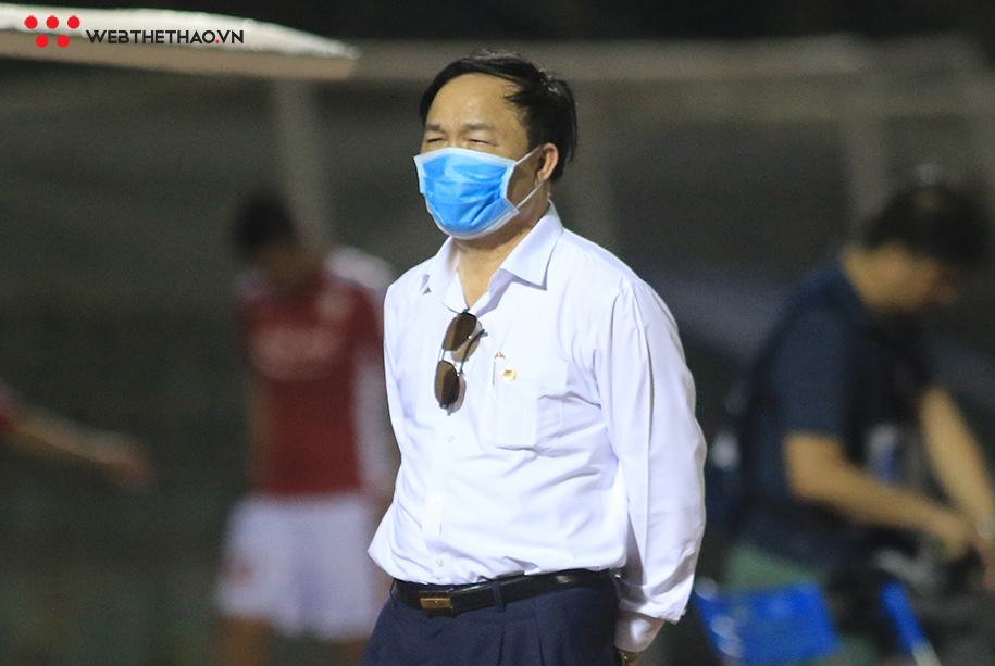 Bầu Đệ: Tập trung chống dịch, V.League tính sau