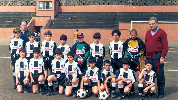Ronaldo đến thăm phòng truyền thống của đội bóng thời thơ ấu