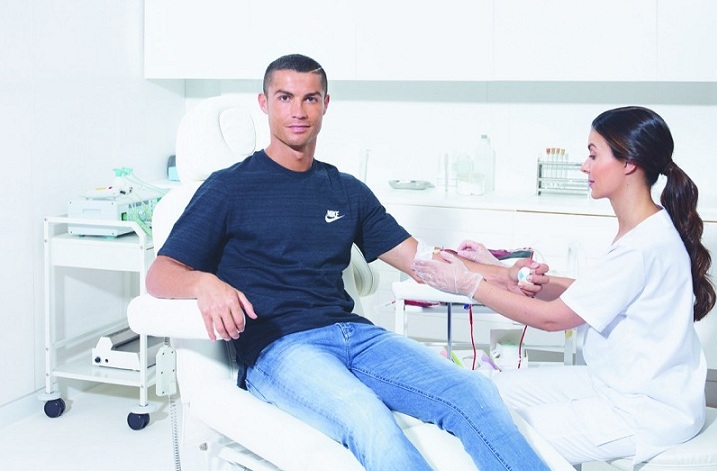 Ronaldo không xăm mình để có thể hiến máu thường xuyên hơn