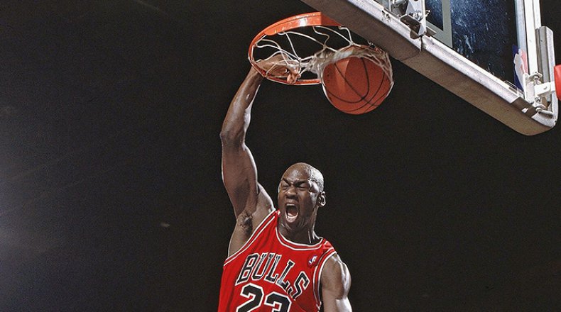 Michael Jordan suýt phải giải nghệ ngay sau mùa giải tân binh