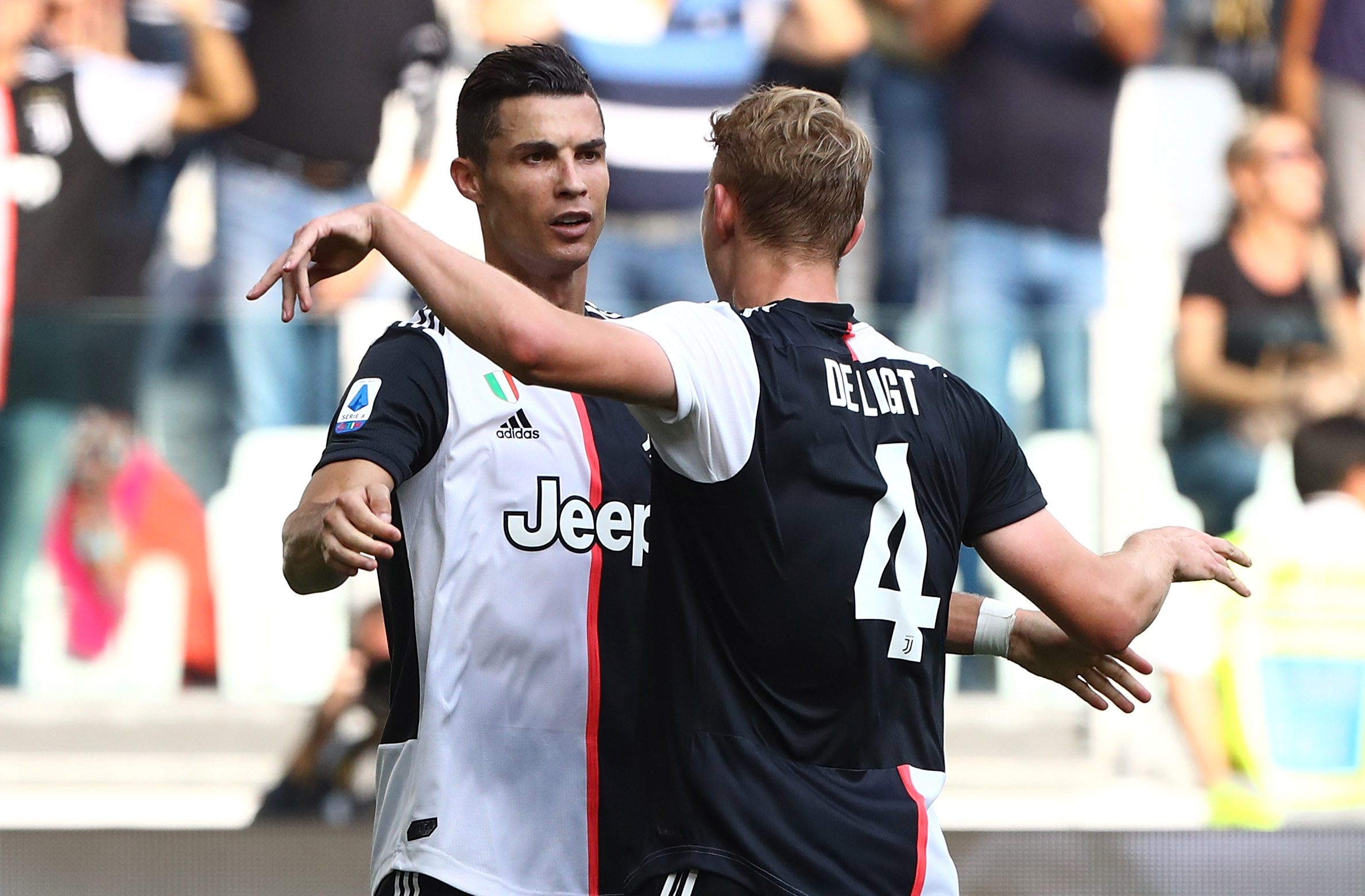 Tròn một năm De Ligt lặp lại kịch bản của Ronaldo với Juventus