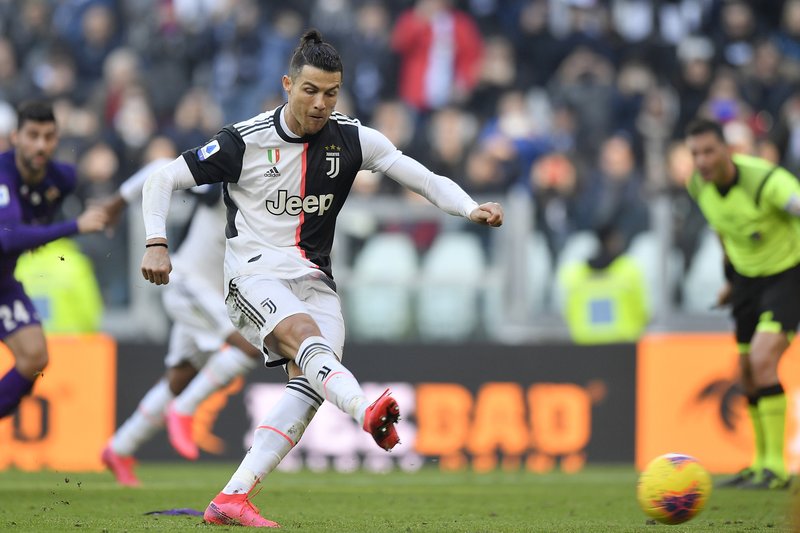Tiền đạo 19 tuổi vượt Messi và Ronaldo để xếp đầu Top ghi bàn châu Âu Tiền đạo 19 tuổi vượt Messi và Ronaldo để xếp đầu Top ghi bàn châu Âu