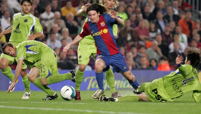 Tròn 13 năm Messi ghi bàn thắng đẹp nhất lịch sử cho Barca Tròn 13 năm Messi ghi bàn thắng đẹp nhất lịch sử cho Barca