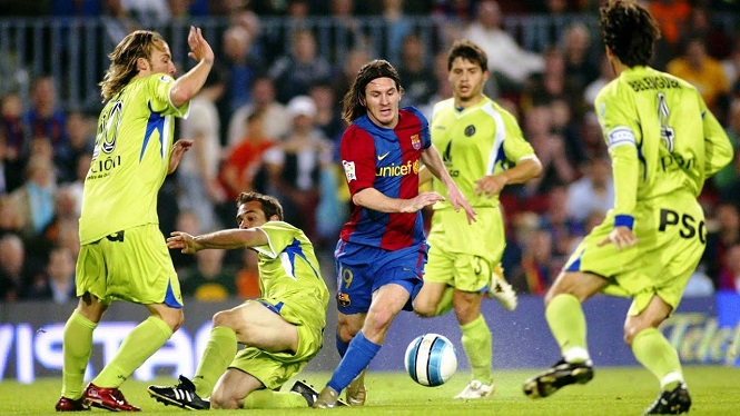 Tròn 13 năm Messi ghi bàn thắng đẹp nhất lịch sử cho Barca Tròn 13 năm Messi ghi bàn thắng đẹp nhất lịch sử cho Barca