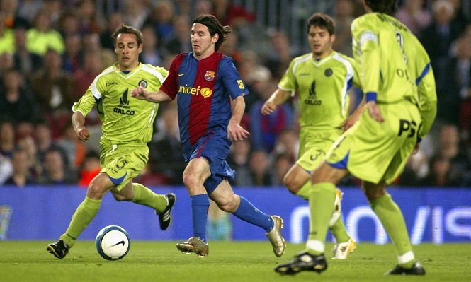 Tròn 13 năm Messi ghi bàn thắng đẹp nhất lịch sử cho Barca Tròn 13 năm Messi ghi bàn thắng đẹp nhất lịch sử cho Barca