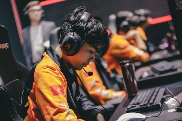 Kết quả chung kết VCS Mùa Xuân 2020: Team Flash vô địch!