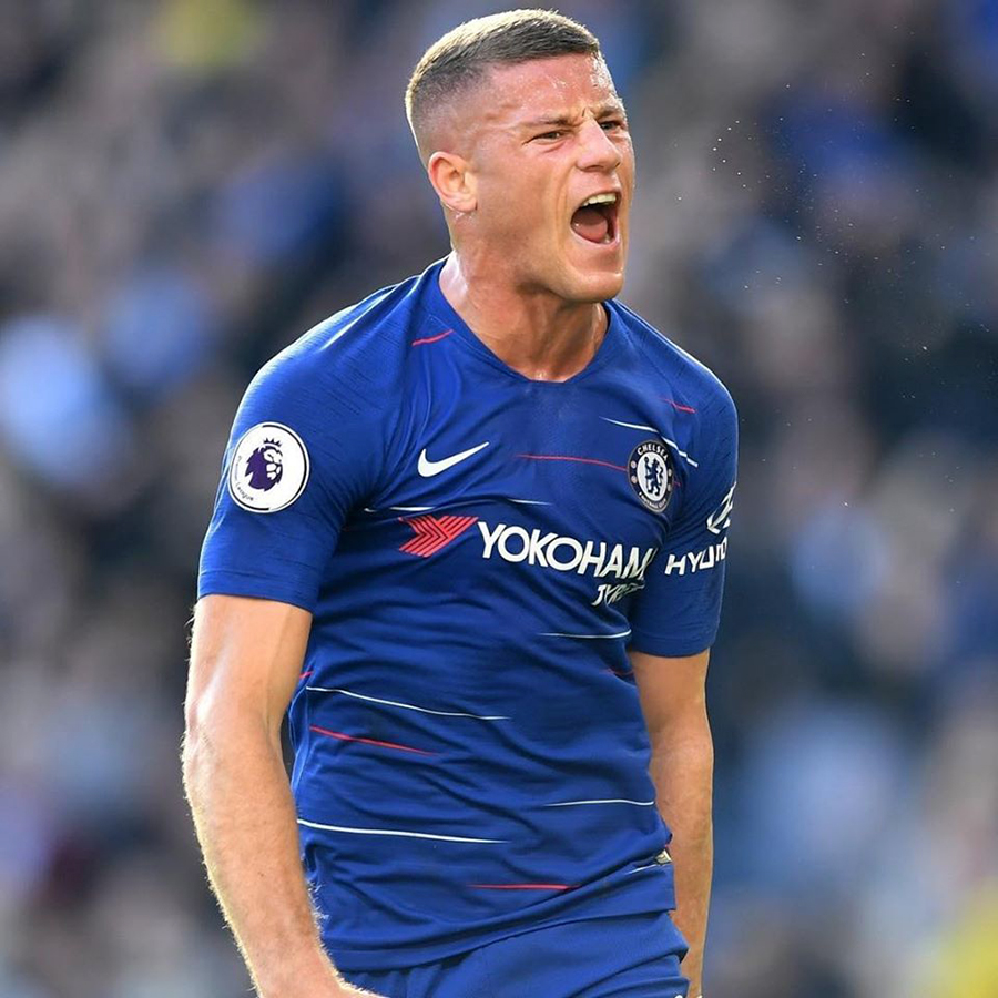 Sao bóng đá Chelsea gây sốc khi chạy 5km nhanh hơn… kỷ lục gia SEA Games 30 Nguyễn Thị Oanh