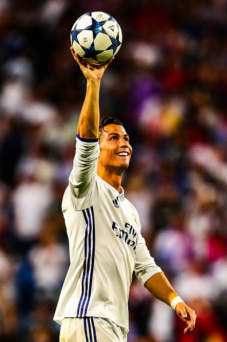 Ronaldo kỷ niệm cú hat-trick “hoàn hảo” ở Cúp C1 cách đây 3 năm Ronaldo kỷ niệm cú hat-trick “hoàn hảo” ở Cúp C1 cách đây 3 năm