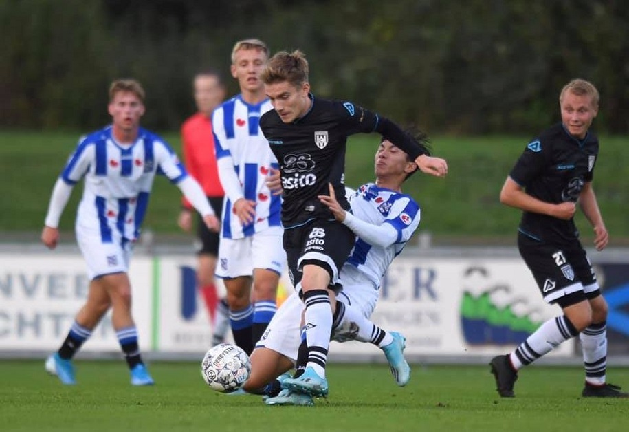 Để ở lại Heerenveen, Văn Hậu phải chấp nhận giảm lương?