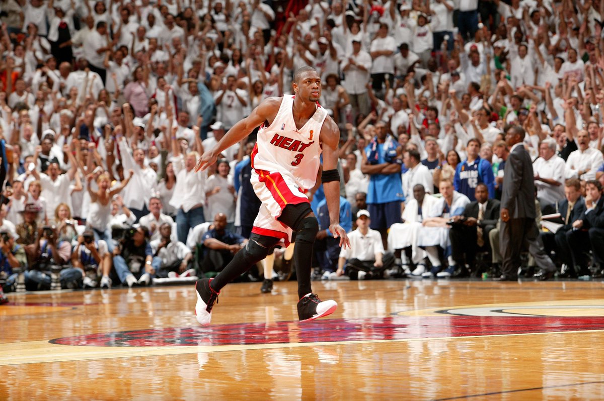 Đôi giày nào khiến Dwyane Wade mê mẩn nhất?