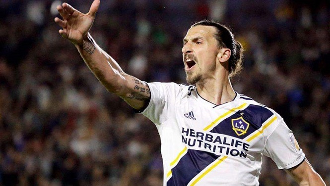 Ibrahimovic khoe giàu và... dọa giết đồng đội ở Mỹ