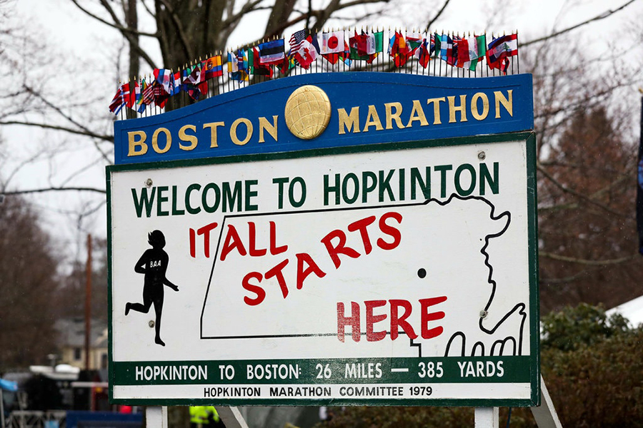 Dân chạy Mỹ tự tạo “đường chạy Boston Marathon” đánh dấu ngày lịch sử Dân chạy Mỹ tự tạo “đường chạy Boston Marathon” đánh dấu ngày lịch sử