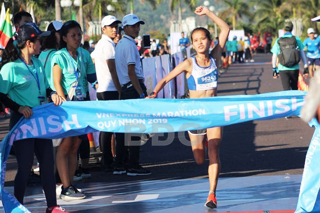 Dân chạy Mỹ tự tạo “đường chạy Boston Marathon” đánh dấu ngày lịch sử Dân chạy Mỹ tự tạo “đường chạy Boston Marathon” đánh dấu ngày lịch sử