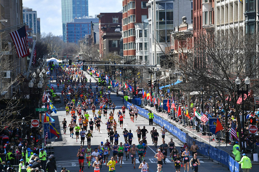 Dân chạy Mỹ tự tạo “đường chạy Boston Marathon” đánh dấu ngày lịch sử