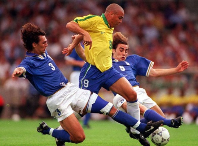 Ronaldo và Cannavaro nói về “bức ảnh đẹp nhất từ trước đến nay” Ronaldo và Cannavaro nói về “bức ảnh đẹp nhất từ trước đến nay”