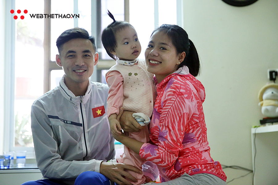 “Mẹ bỉm sữa điền kinh” Nguyễn Thị Huyền: Từ bụng bầu, khát vọng chạy đến kỳ tích lấy lại vóc dáng thanh xuân