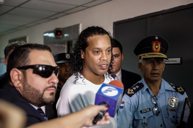 Ronaldinho nhận tin dữ, đối diện bản án rất nặng