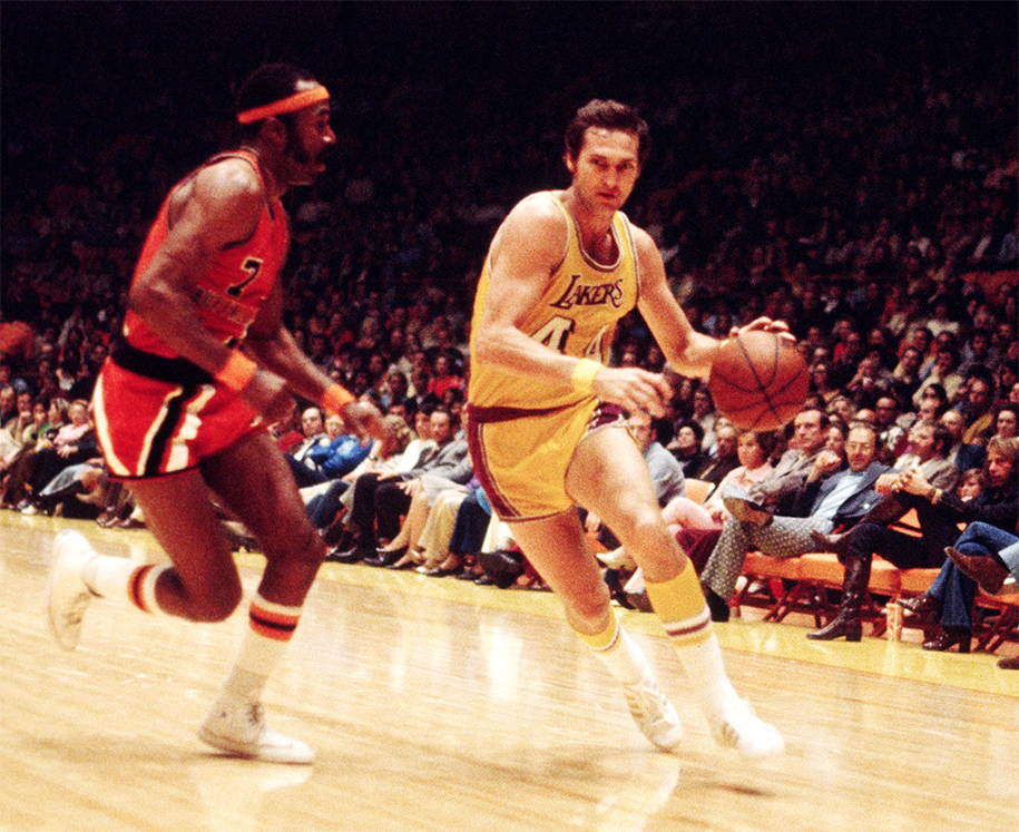 Điểm lại top 10 cầu thủ ghi điểm xuất sắc nhất lịch sử NBA và “vũ khí” ưa thích của họ (kỳ 1)