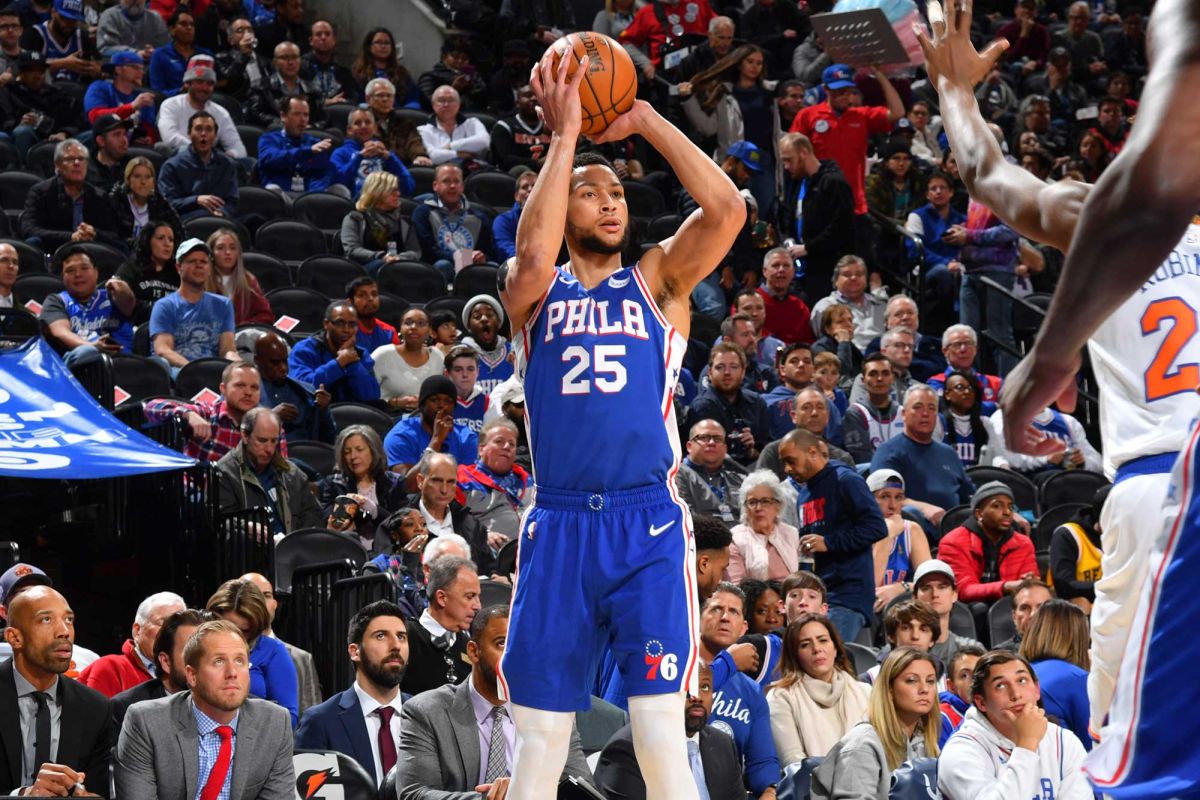 HLV Philadelphia 76ers dọa cho Ben Simmons ngồi dự bị nếu không dám ném rổ