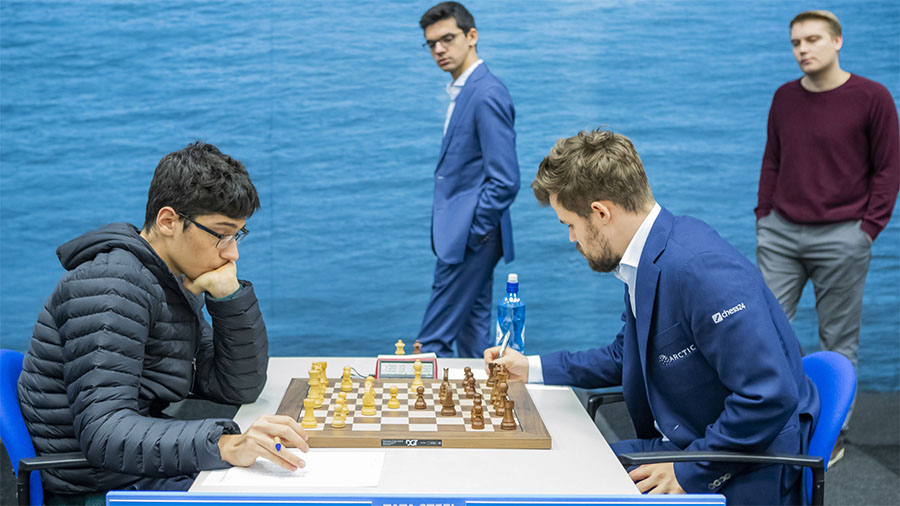 Vua cờ Magnus Carlsen không ưa kỳ thủ 16 tuổi Alireza Firouzja đang sống lưu vong