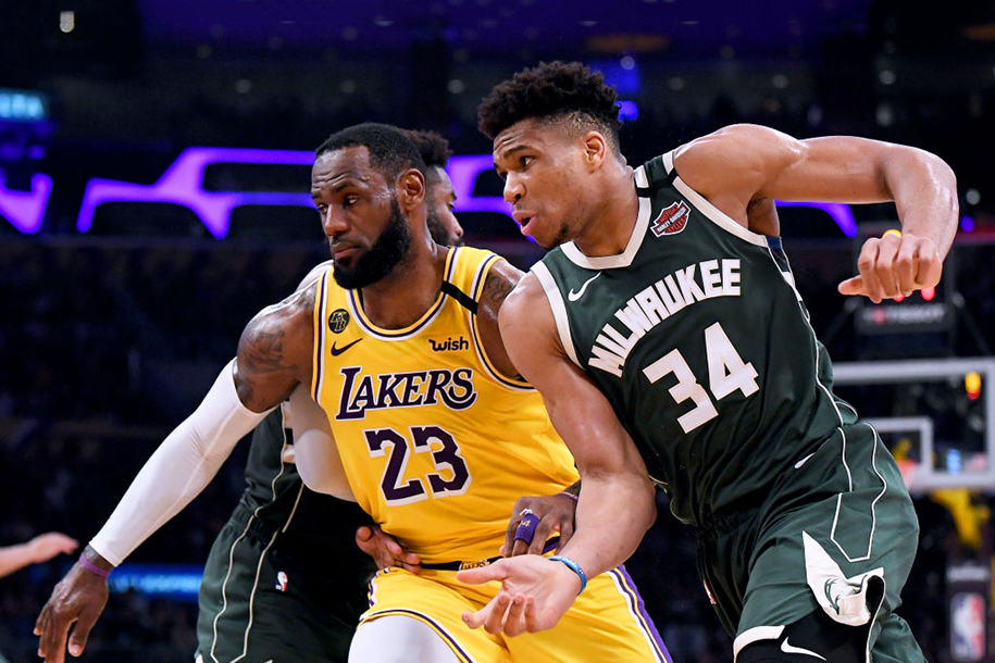 Bị bạn thân xếp dưới Giannis Antetokounmpo, LeBron James phản ứng ra sao?