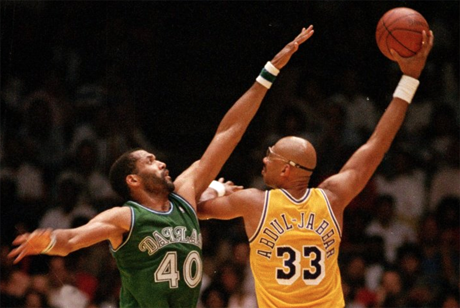 Điểm lại top 10 cầu thủ ghi điểm xuất sắc nhất lịch sử NBA và “vũ khí” ưa thích của họ (Kỳ cuối)